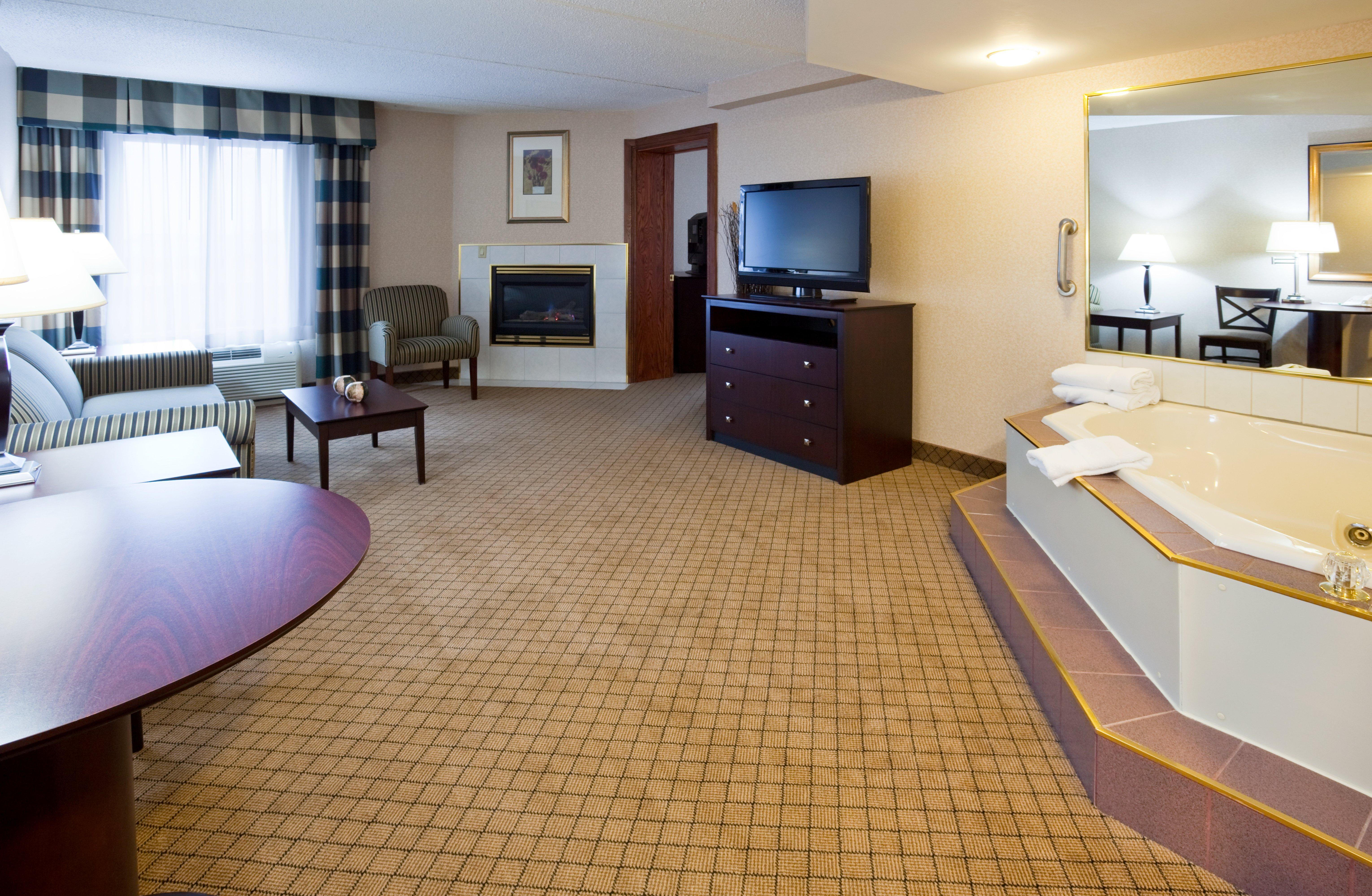 Holiday Inn & Suites Wausau-Rothschild By Ihg Esterno foto