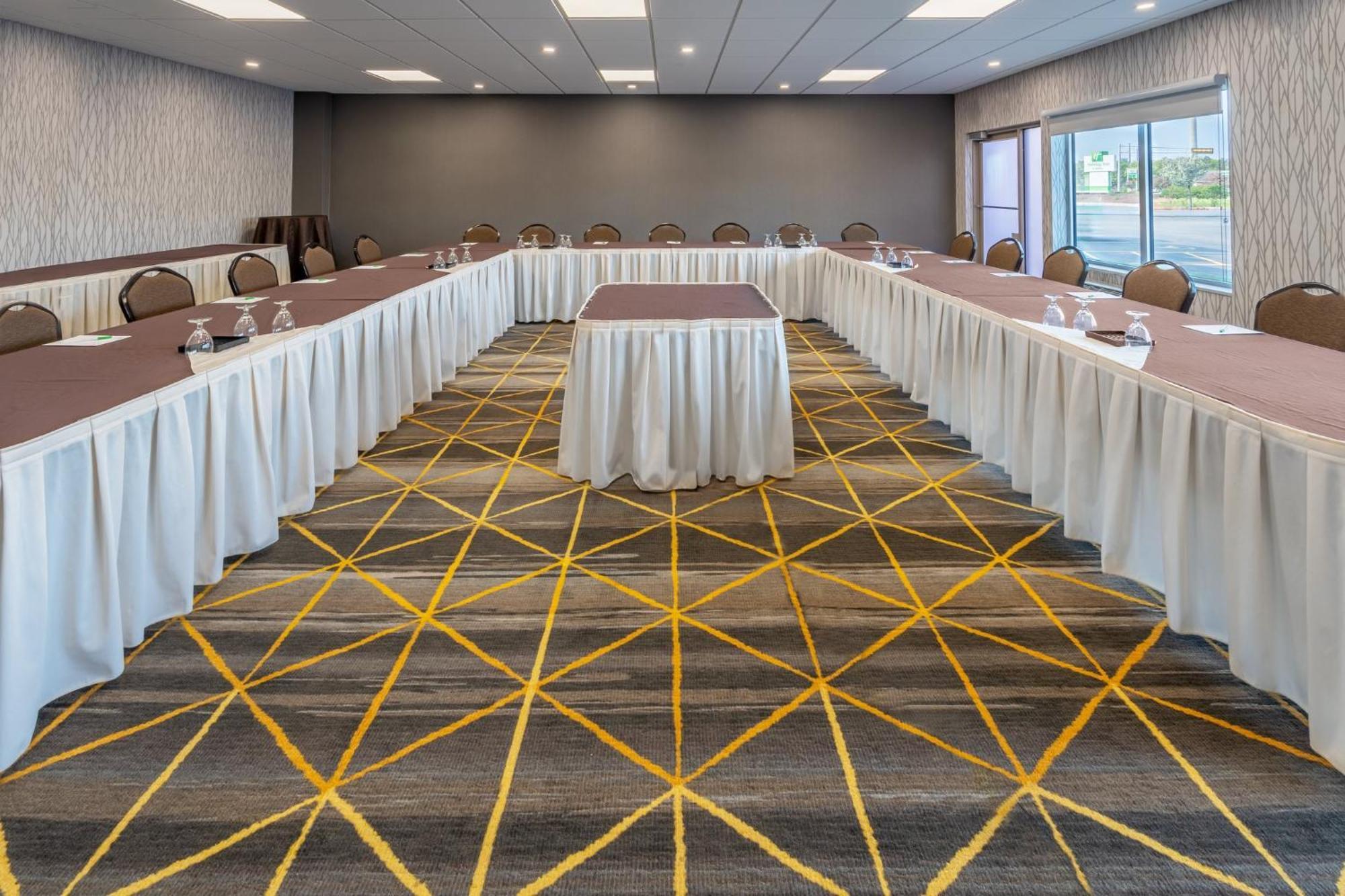 Holiday Inn & Suites Wausau-Rothschild By Ihg Esterno foto